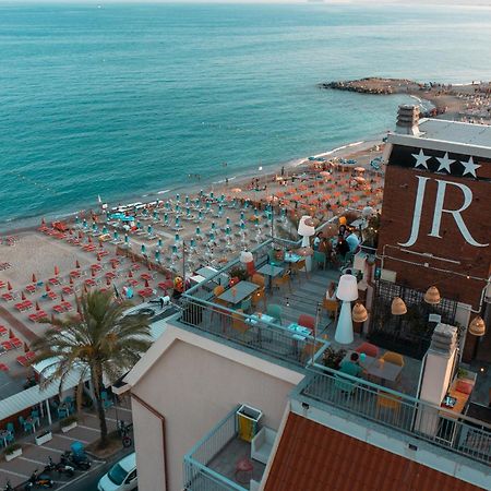 Hotel Jolly Roger Pietra Ligure Exterior foto