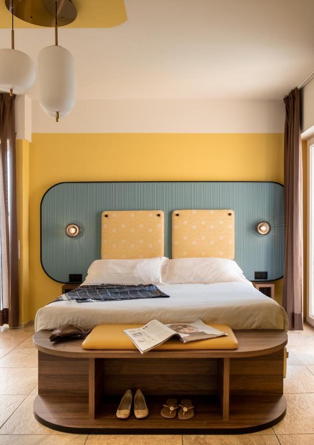 Hotel Jolly Roger Pietra Ligure Exterior foto