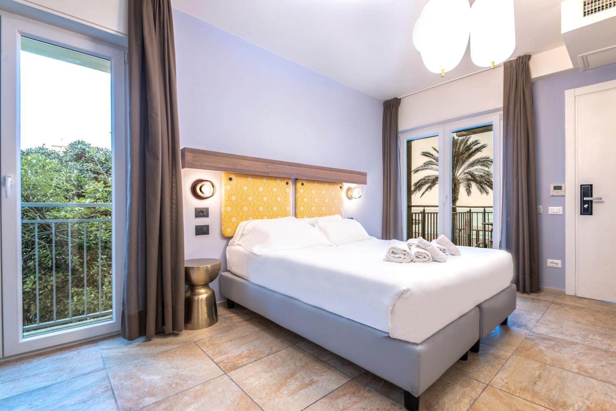 Hotel Jolly Roger Pietra Ligure Exterior foto